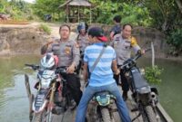 Sosialisasi Pemilu dan Sambang Desa Kapolsek Rupat Utara AKP Cecep Sujapar SH turun lapangan kunjungan ke pelosok daerah yang terpencil.
