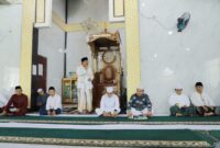 Bupati Tanjabbar Laksanakan Safari Jumat di Masjid As-Shahabah BTN Manunggal I