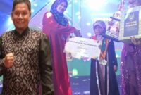 Dukung Siswa Berprestasi, Komisaris Klinik Almadinah Desa Bira Barat Berikan Reward 