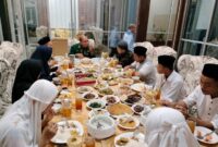 Di Sela-sela Kesibukan Seharian, Pj.Bupati Langkat Berbuka Puasa dengan Anak-anak Yatim Piatu.