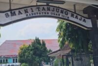 SMAN1 TANJUNG Raja Lakukan Pungutan Liar 85rb/Siswa Dengan Beli Sampul Rapor