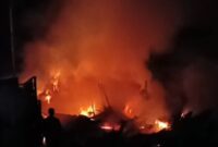 Satu Unit Rumah dan Bangsal Kayu Warga Patunas, Hangus Dilalap Sijago Merah