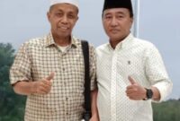 Peduli Lingkungan, Dua Tokoh Masyarakat Desa Meteng, Omben Sampang Ini Pasang 40 Lampu PJU