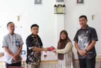 SMAN 1 kegiatan Acara Perpisahan Bagi Guru Yang Purna Tugas Berjalan Dengan Penuh Haru