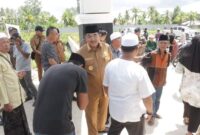 Dalam Rangka Persiapan Peresmian, Bupati Tanjabbar Tinjau TPU Desa Sialang
