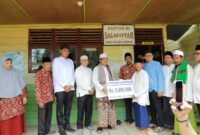 Bupati Tanjabbar Laksanakan Safari Jumat di Masjid Raya Nurul Salaf Sungai Gebar