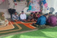 Warga Senyerang Antusias Sambut Hangan Kedatangan Hairan dan Istri