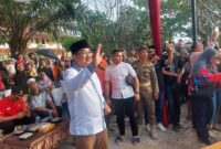 Bupati Lepas Lomba Panjat Pinang Dalam Rangka HUT RI Ke-79 dan Hari Jadi Tanjabbar Ke-59