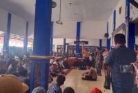 PJ Bupati Sampang Membatu, Kebijakan Pergantian Kades Picu Amarah Warga Camplong