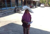 Kacau,Tempat Pendistribusian Beras di Karang Nangger, PJ Kepala Desa Baru, no Pindahkan Lokasi Tanpa Koordinasi