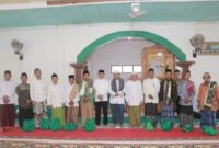 Bupati Tanjung Jabung Barat Safari Jumat di Masjid Nurul Yaqin Desa Rawa Medang