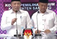 Ra Mahfud Tutup Debat Pilbub Sampang dengan Pantun, Warga Pantura Terkesima