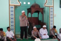 Kegiatan “Jumat Curhat” Kapolres Langkat dengan Para Tokoh Dusun III Desa Ara Condong di mesjid Nassim Al- Thoyba Nur