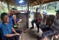 Bhabinkamtibmas Polsek Kuala Ajak Warga Waspada Penipuan TKI dan Jaga Ketertiban Pasca Pilkada 2024