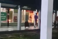 Kebakaran Misterius di RSUD Pamekasan, 8 Kantin Lenyap dalam Sekejap!