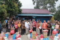 Bupati Anwar Sadat Salurkan Bantuan untuk Korban Kebakaran di Jalan Harapan