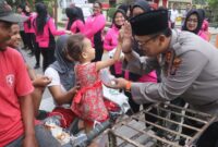1 Hari 1 Kebaikan! Kapolres Langkat & Bhayangkari Berbagi Takjil untuk Sesama.