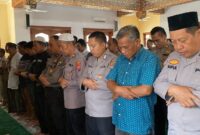 Polres Pamekasan Melakukan Sholat Ghaib, Bentuk Penghormatan Untuk 3 Personel Polri Yang Sudah Gugur Dalam Tugas