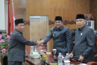 Bupati Tanjab Barat Hadiri Paripurna DPRD, Sampaikan Tanggapan atas LKPJ 2024 dan Dorong Sinergi Eksekutif-Legislatif