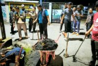 Aksi Bersih-Bersih Malam Hari, Bupati Anwar Sadat: Demi Kota yang Sehat dan Bebas Banjir