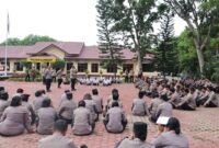 Polres Langkat Gelar Peragaan Dalmas Jelang May Day 2025.
