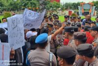 Aksi GEMPAR di Depan Kantor Bupati Sumenep: Tuntut Pemecatan Kepala Puskesmas Pragaan dan Reformasi Layanan Kesehatan
