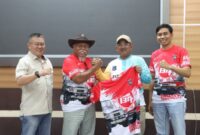 Bupati Anwar Sadat Sambut Komunitas Hardtop Jambi, Bagikan Air Bersih untuk Warga di Tengah Kemarau