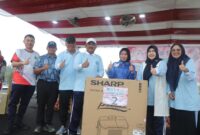Bupati Tanjab Barat dan Ketua TP-PKK Ikuti Lomba Senam Bersama Meriahkan HUT ke-60 Kabupaten dan HUT RI ke-80