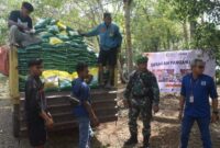 Kepedulian TNI, Bazar Beras Murah di Koramil 1621-01/Kota Soe Disambut Antusias Warga