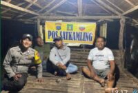MENCEGAH GANGGUAN KAMTIBMAS, BHABINKAMTIBMAS POLSEK SALAPIAN SAMBANGI POS SATKAMLING