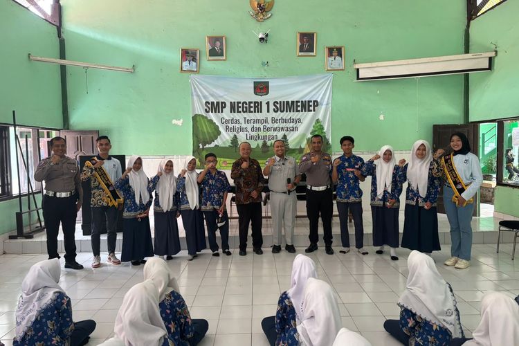 Edukasi Sejak Dini Polres Sumenep Go To School ke SMPN 1 Sumenep