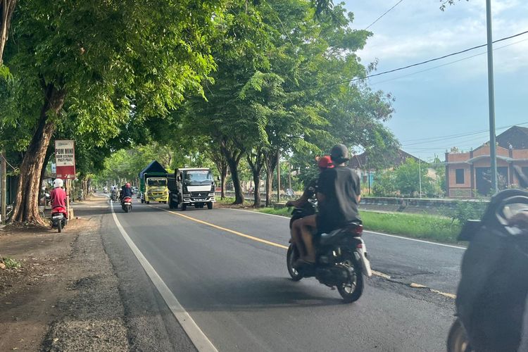 Sempit dan Bergelombang, Jalan Nasional di Kalianget Sumenep Minim Perhatian Pemerintah