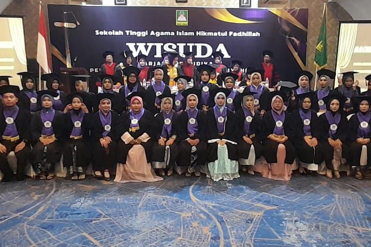 STAI Hikmatul Fadhilah Wisuda 50 Sarjana Pendidikan Agama, Hsrus Beradaptasi dengan Kemajuan Teknologi