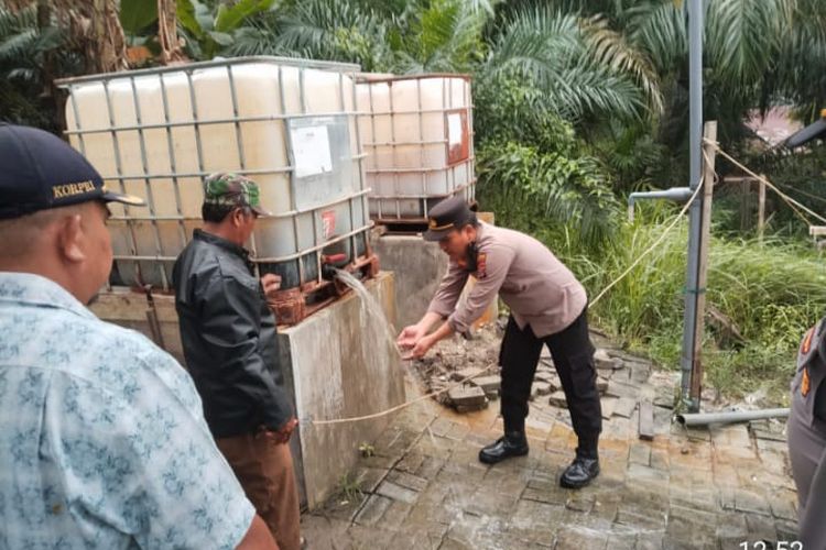 Kapolres Langkat Salurkan Bantuan Sumur Bor untuk Warga Bukit Jengkol Pangkalan Susu