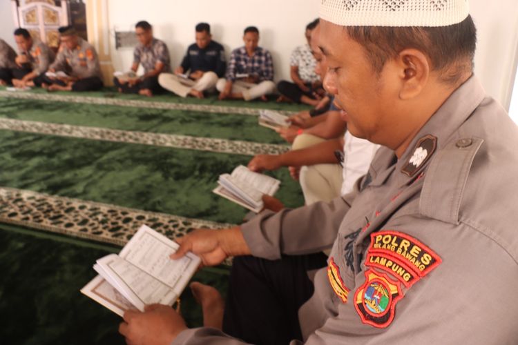 Bangun Moral dan Spiritual Personel, Polres Tulang Bawang Gelar Binrohtal Islam Penuh Kekhidmatan