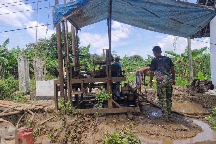 Sumur Bor TMMD Tembus Air, Warga Semakin Semangat
