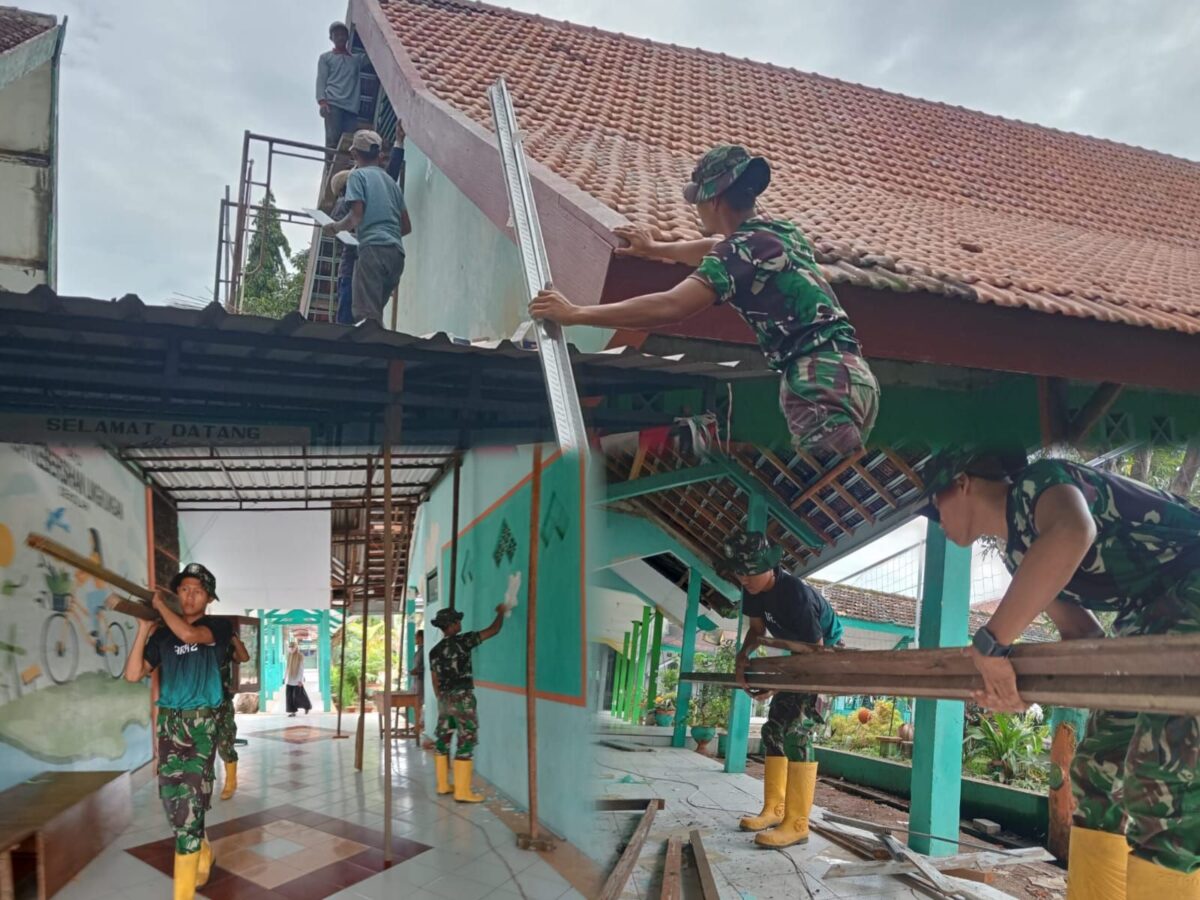 Satgas TMMD Ke-127 Menyulam Harapan di Atap SMPN 2 Gondangwetan