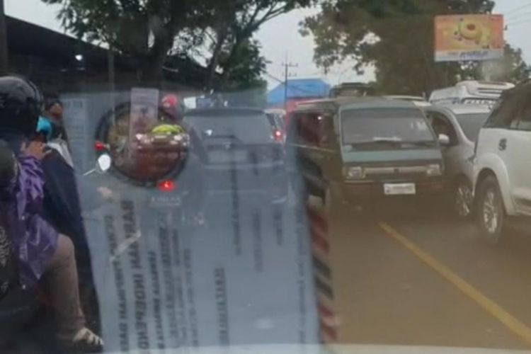 Macet Berjam-jam Jrengik–Torjun Sejak Pagi hingga Malam, Pengguna Jalan Soroti Minim Antisipasi Lantas