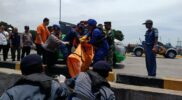 Sinergi TNI AL dan Tim SAR Gabungan Berhasil Evakuasi Korban Terjatuh dari KMP Dharma Ferry VII di Perairan Gresik