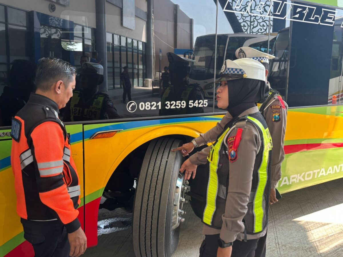 Satlantas Polres Sumenep Lakukan Uji Kelayakan Angkutan Umum Jelang Mudik Lebaran