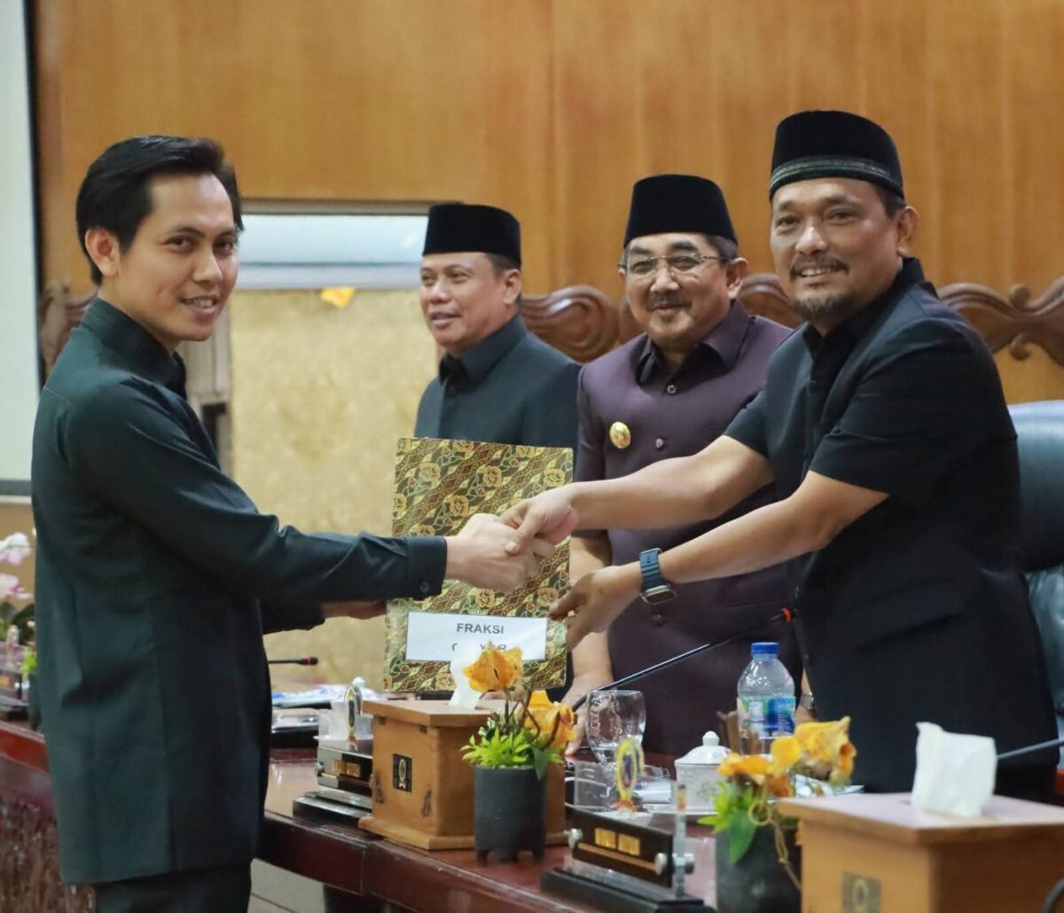 Paripurna Kedua DPRD Tanjabbar Bahas Pandangan Umum Fraksi atas LKPJ Bupati 2025