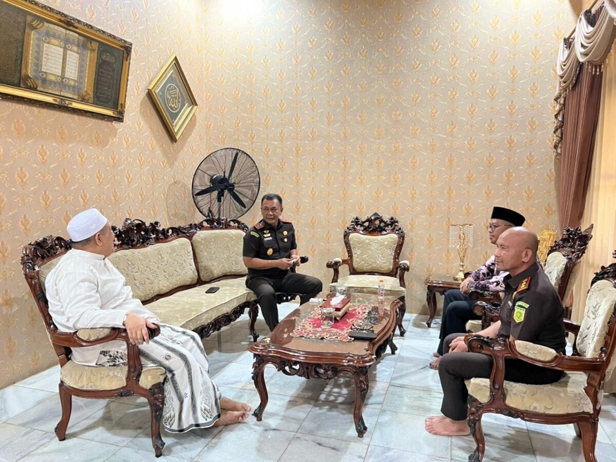 Kejati Jatim Perkuat Sinergi dengan Ulama di Sampang Lewat Silaturahmi