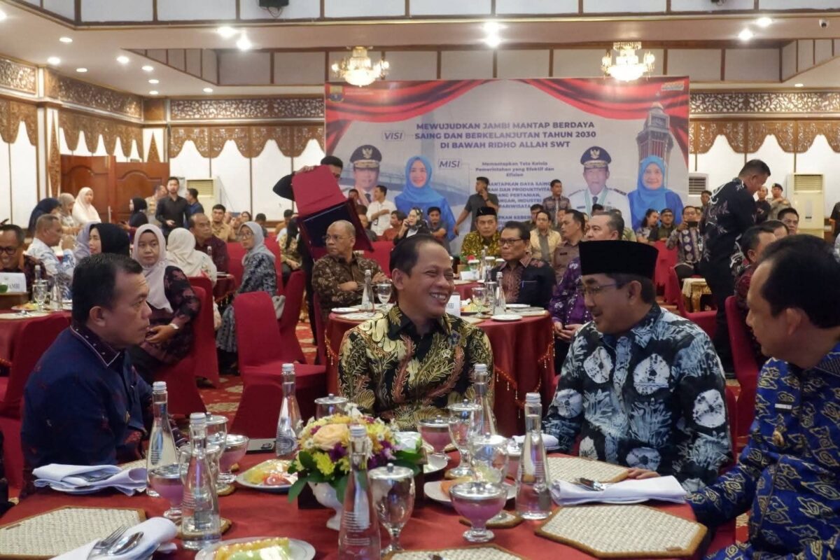 Bupati Anwar Sadat Hadiri Penandatanganan PSEL, Dorong Sampah Jadi Energi Listrik di Jambi Raya