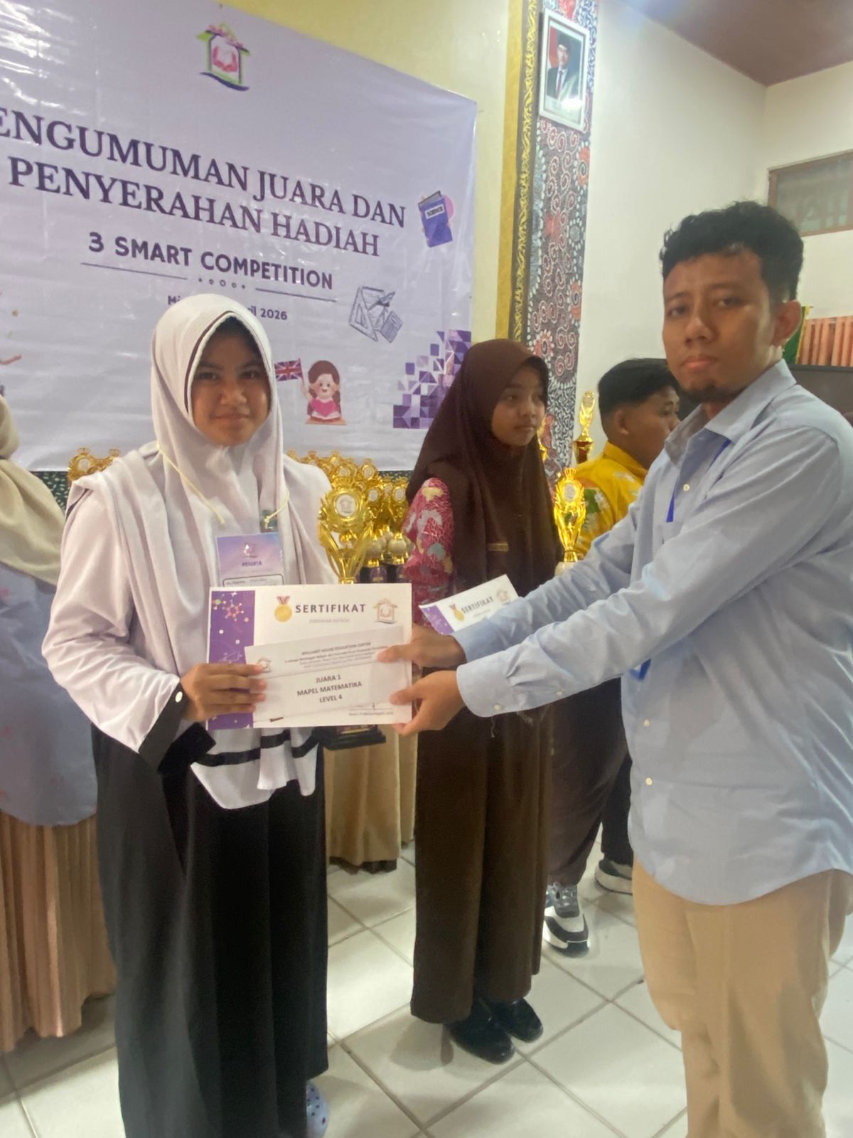 Membanggakan! Siswi SMP Integral Luqman Al-Hakim Sumenep Sabet Juara satu se Madura