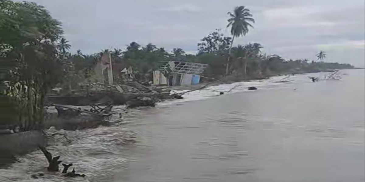 BREAKING NEWS: Air Pasang Terjang Aceh Utara, Satu Rumah Warga di Lhok Puuk Rusak Terseret Ombak