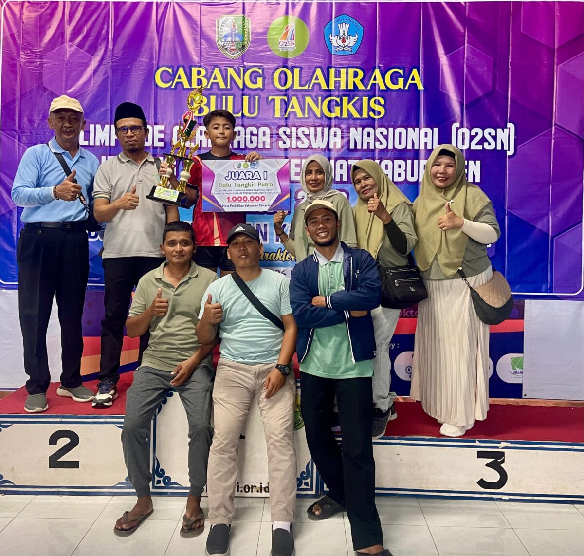 ALVIS SURYA ROFIQI HARUMKAN SDN Banyuanyar 1 Sampang, Raih Juara 1 O2SN Cabang Bulutangkis