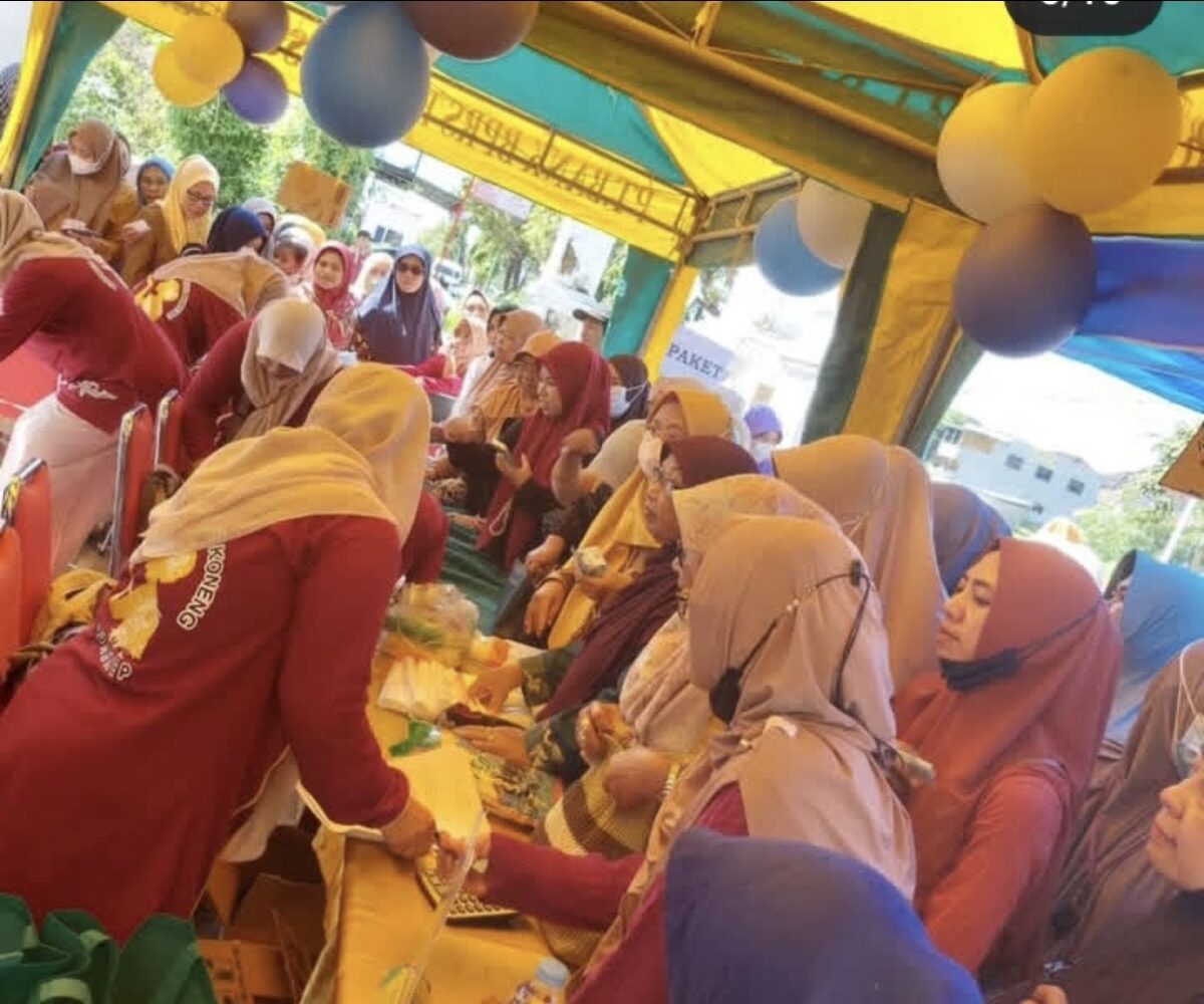 45 Tahun Mengabdi, Potre Koneng Hadir Lebih Dekat Lewat Sembako Murah dan Sehat Gratis