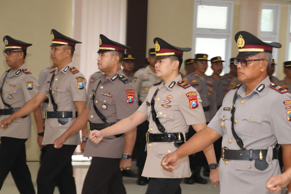 Gerak Cepat Polres Sumenep! 4 Jabatan Kapolsek Diserahterimakan, Satu Pejabat Promosi ke Gresik