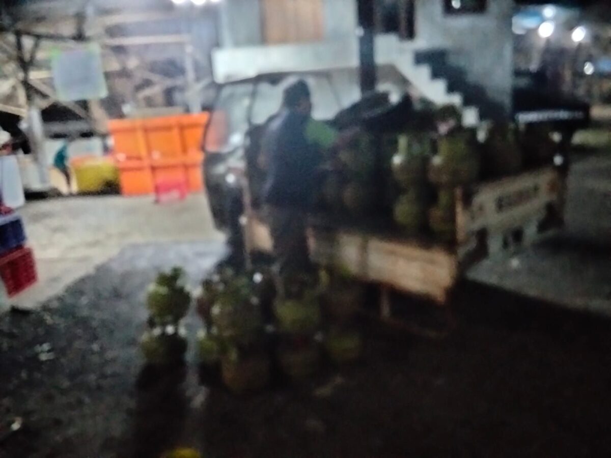 USAHA PEMOTONGAN AYAM DI RANGON GENTENG WETAN DIDUGA BELUM LENGKAP IZIN, JADI SOROTAN WARGA
