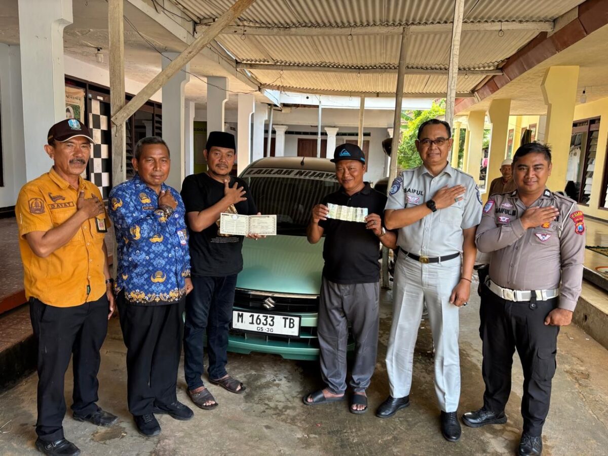 Lengkap! Kasat Lantas, KA UPT Samsat, Hingga Jasa Raharja Kompak Serahkan Hadiah Umroh di Batang-Batang